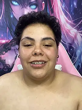 Hailey_Curvy webcam