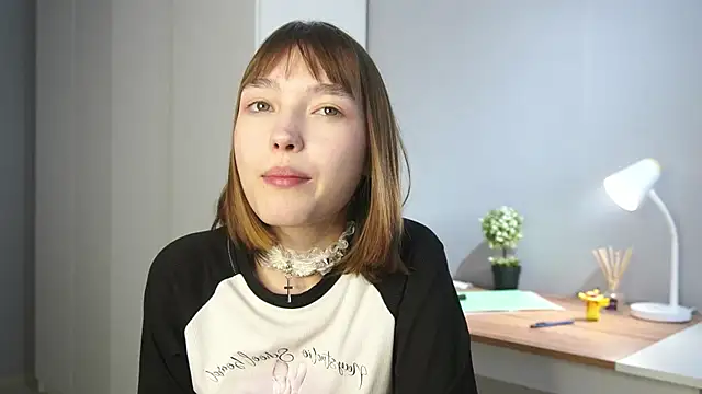 Leyla_crsh webcam