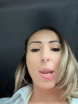wonder_kari - Wonder_Kari's free webcam - UK Sex Cams