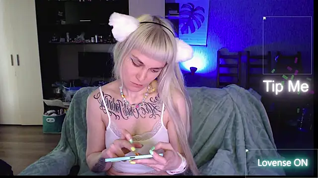 mischellemeow13 webcam