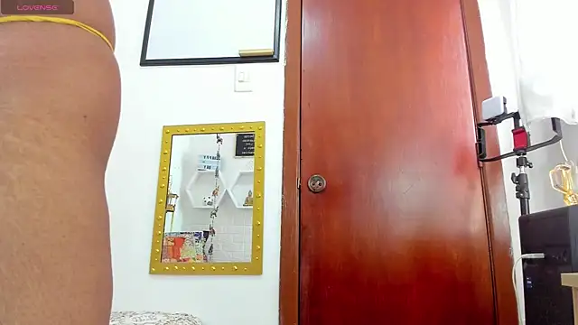 LadyNahir webcam