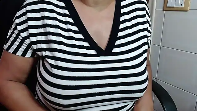 Foxlady2271 webcam