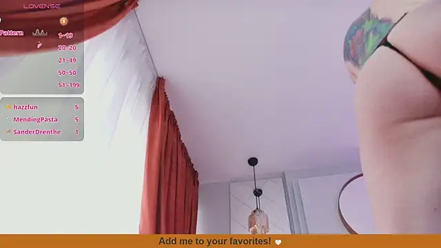 MadilynFox webcam