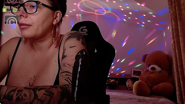 SonyaDevon webcam