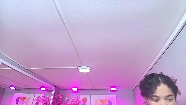 Maggy_t18 webcam