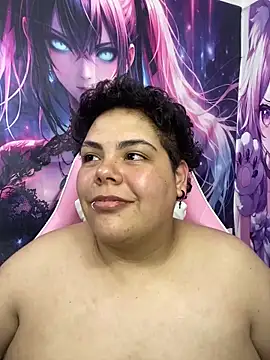 Hailey_Curvy webcam