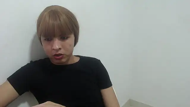 estefania224 webcam