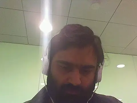 JohnBond009 webcam