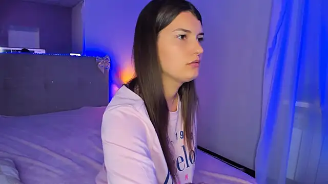 Laura_Leee webcam