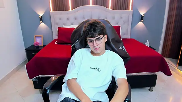 Tommy18__ webcam