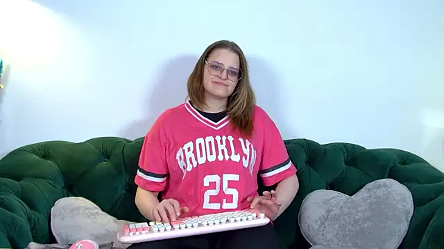 AlexaAvery webcam