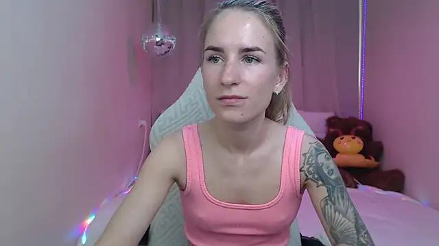 DeboraHorny webcam