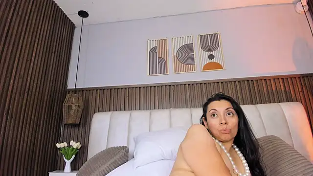 perlapreciosa - PerlaPreciosa's free webcam - UK Sex Cams