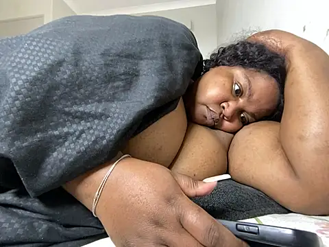 MissLola27 webcam
