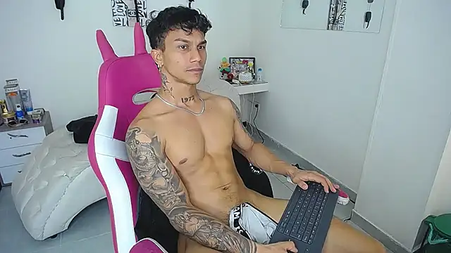 Leonard_Price webcam