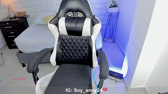 anny_rouse24 webcam