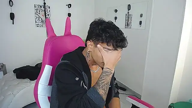 Leonard_Price webcam