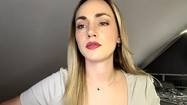 ScarlettSensitive webcam
