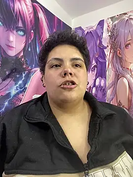 Hailey_Curvy webcam