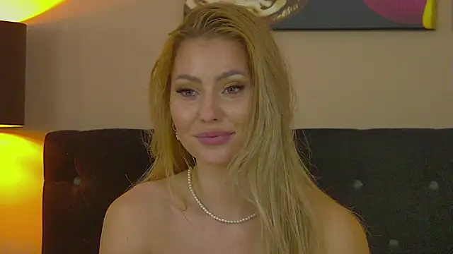 MisshaNight webcam