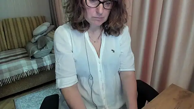 lauraoven webcam