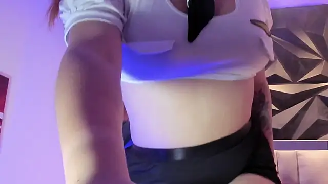 megan_whitee__ webcam