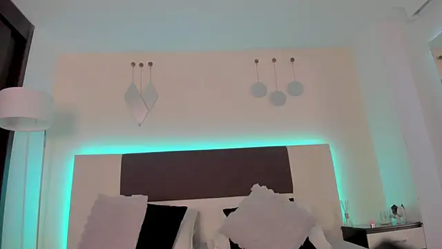 Sky_Loren webcam