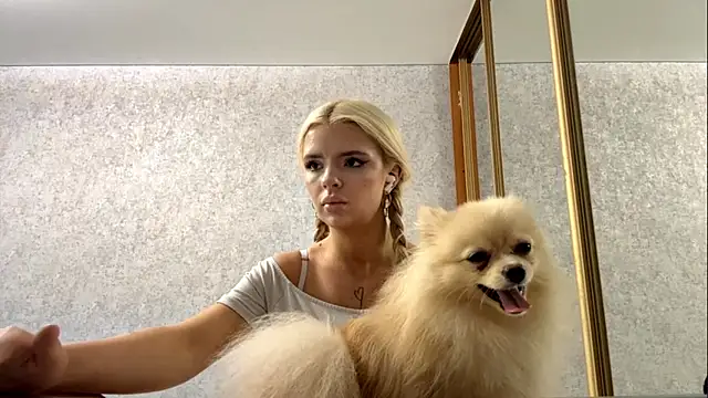 Britney_Calverhends webcam