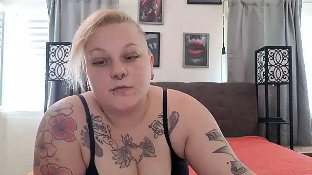 Lady_Peggi webcam