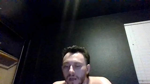 Tallhungcloudyyy webcam