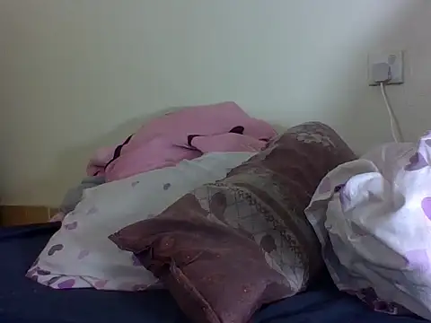 prettyglowing webcam