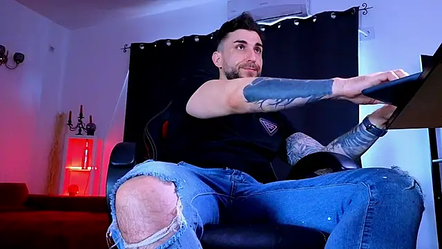 MightyAaron66 webcam