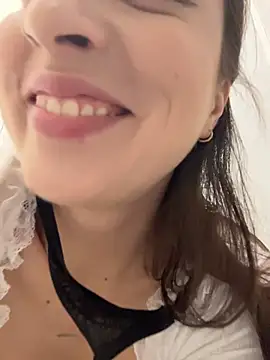 Holly_Play webcam