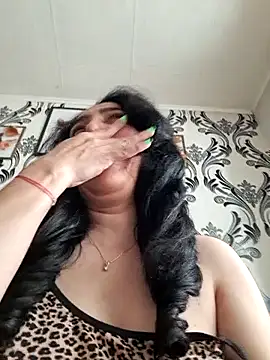 CharmingLadyMira webcam