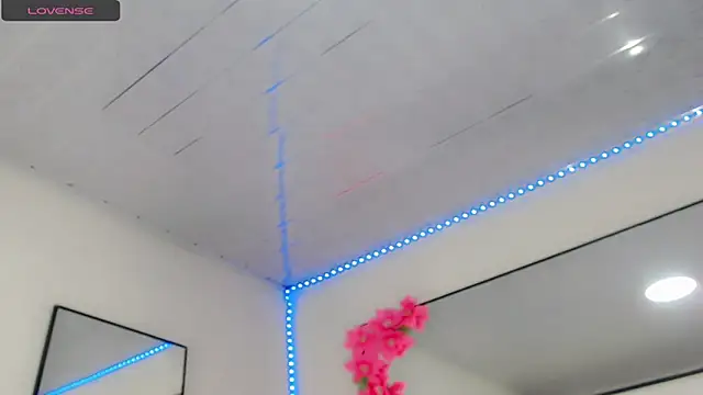 NathalialLooes live sex cam