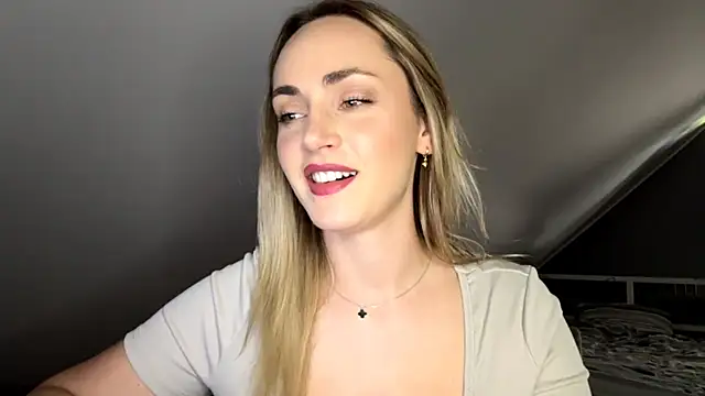 ScarlettSensitive webcam