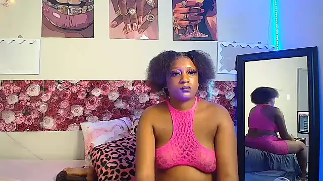EnchantingLisa webcam