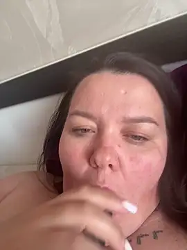 SunnyLeila2101 webcam