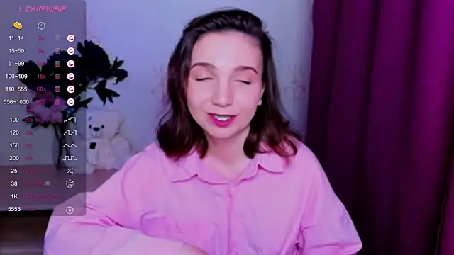 KindHazelHere_ webcam