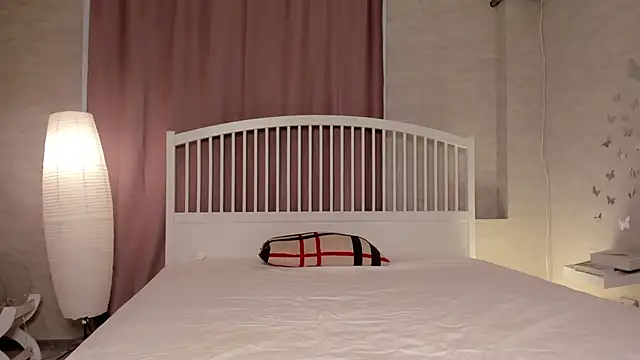 AminaRuthers webcam
