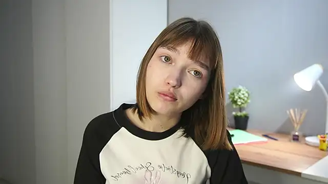 Leyla_crsh webcam