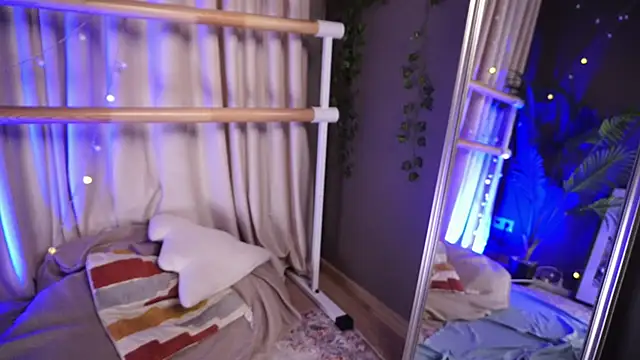 Naomi_Hotter webcam