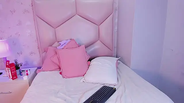 nasly_moore - Nasly_Moore's free webcam - UK Sex Cams