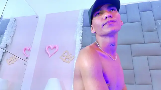 Maax_Hot