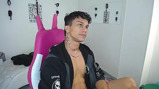 Leonard_Price webcam