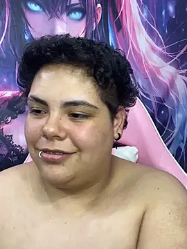 Hailey_Curvy webcam