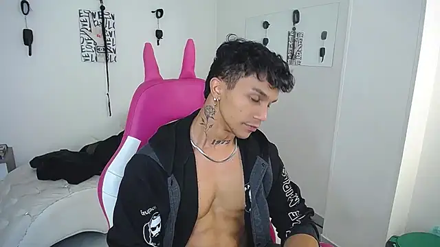 Leonard_Price webcam
