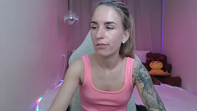 DeboraHorny webcam