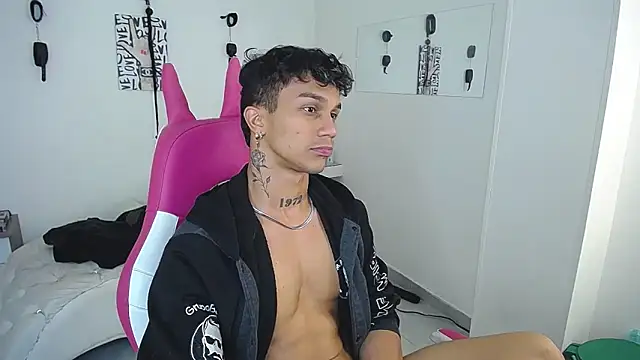 Leonard_Price webcam
