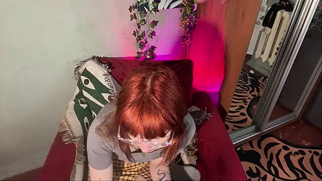 Elvira20f webcam